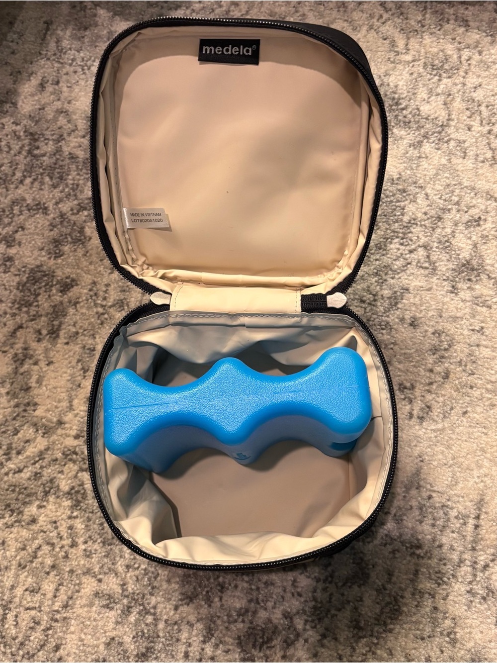 Medela Ice Pack and Insulated Beige Carry Case - Blue Ice Insert